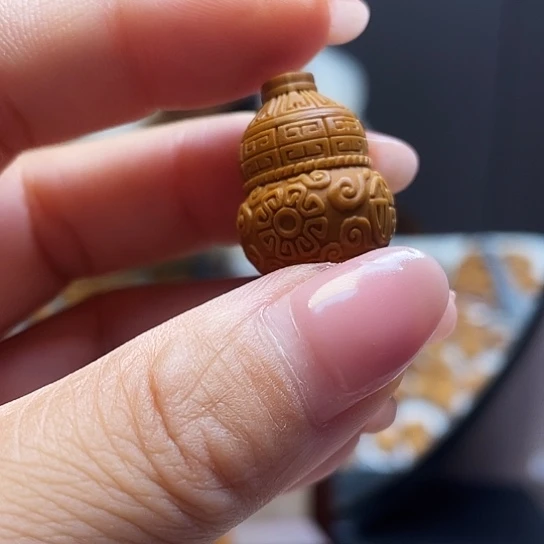 橄榄核的颜色和颜色