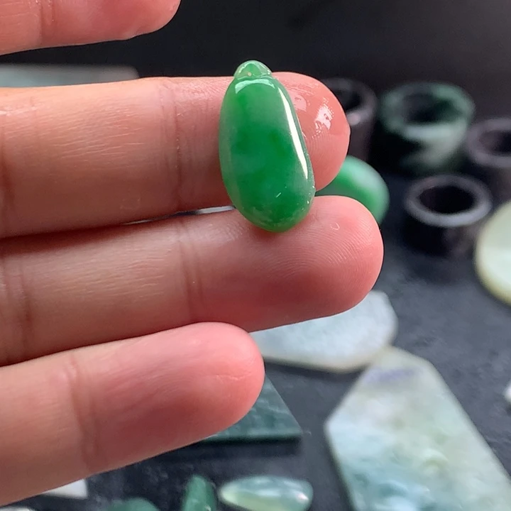 翡翠未镶嵌颈饰天然翡翠