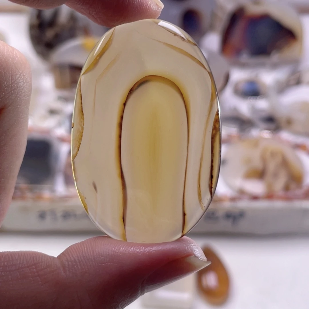 玛瑙/玉髓未镶嵌珠宝奇石