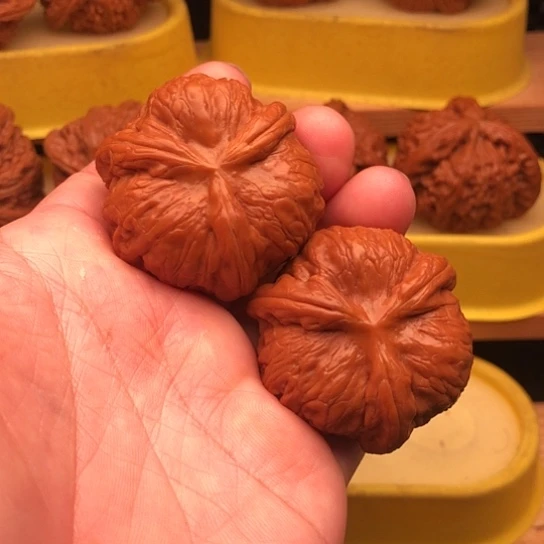 文玩核桃吊坠快**农核桃