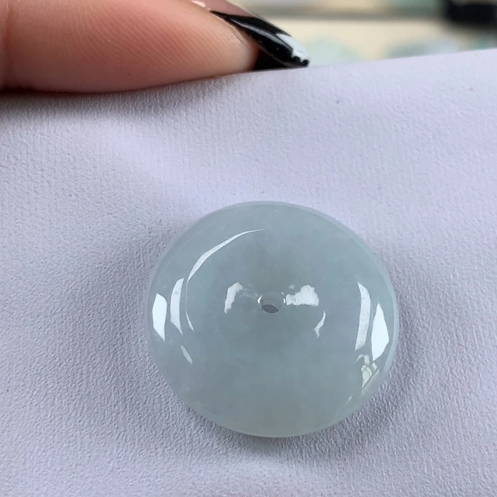 颈饰未镶嵌翡翠平安扣