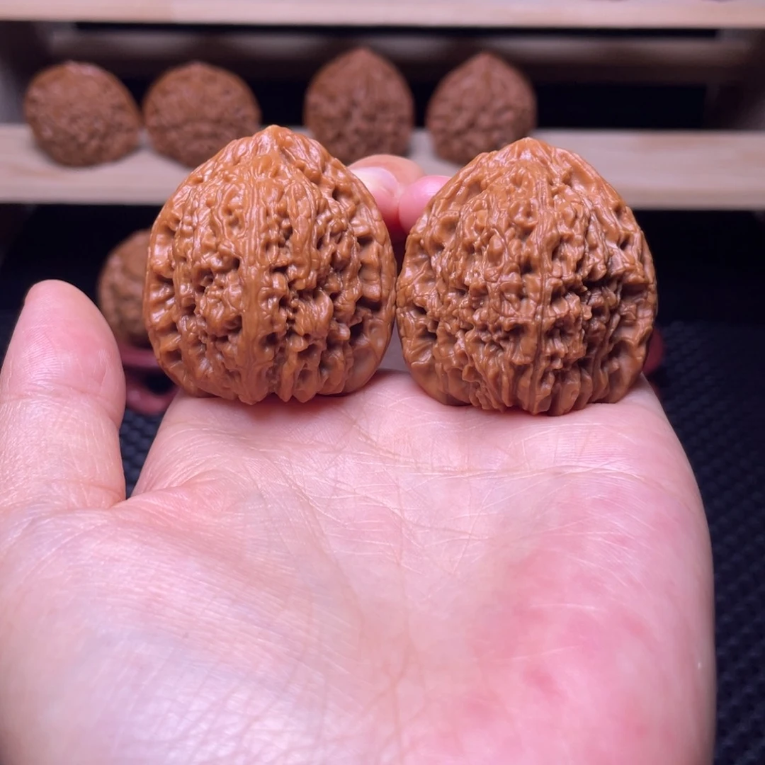 文玩核桃吊坠全品南疆石39尺正尖