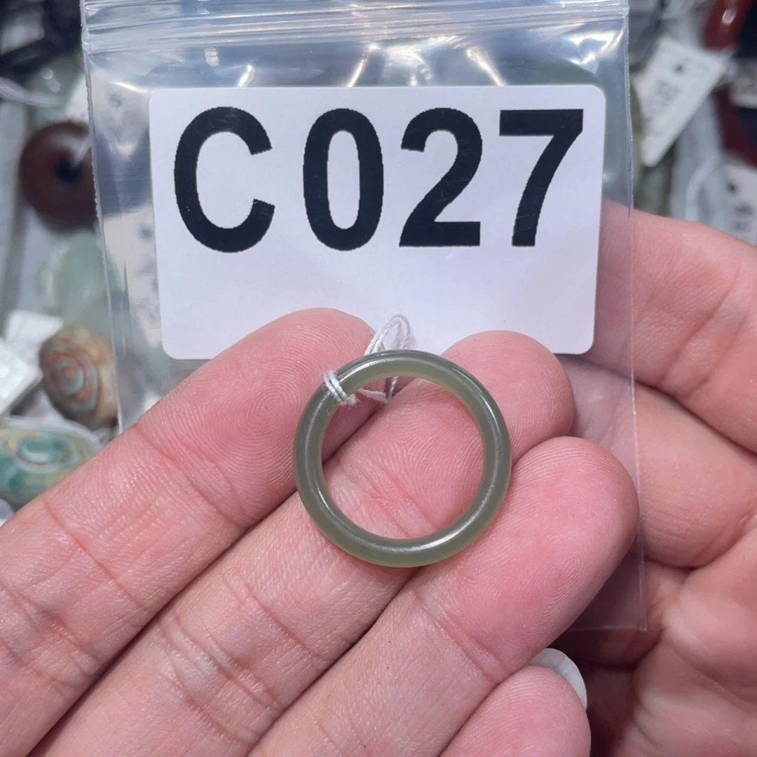 和田玉未镶嵌颈饰圈口16.7毫米