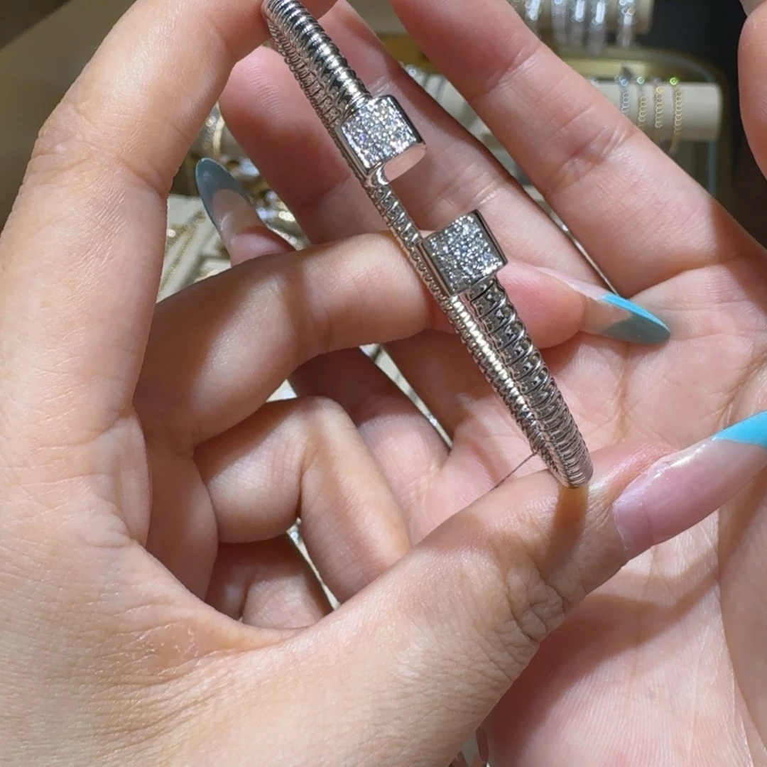 手镯18K金镶嵌钻石