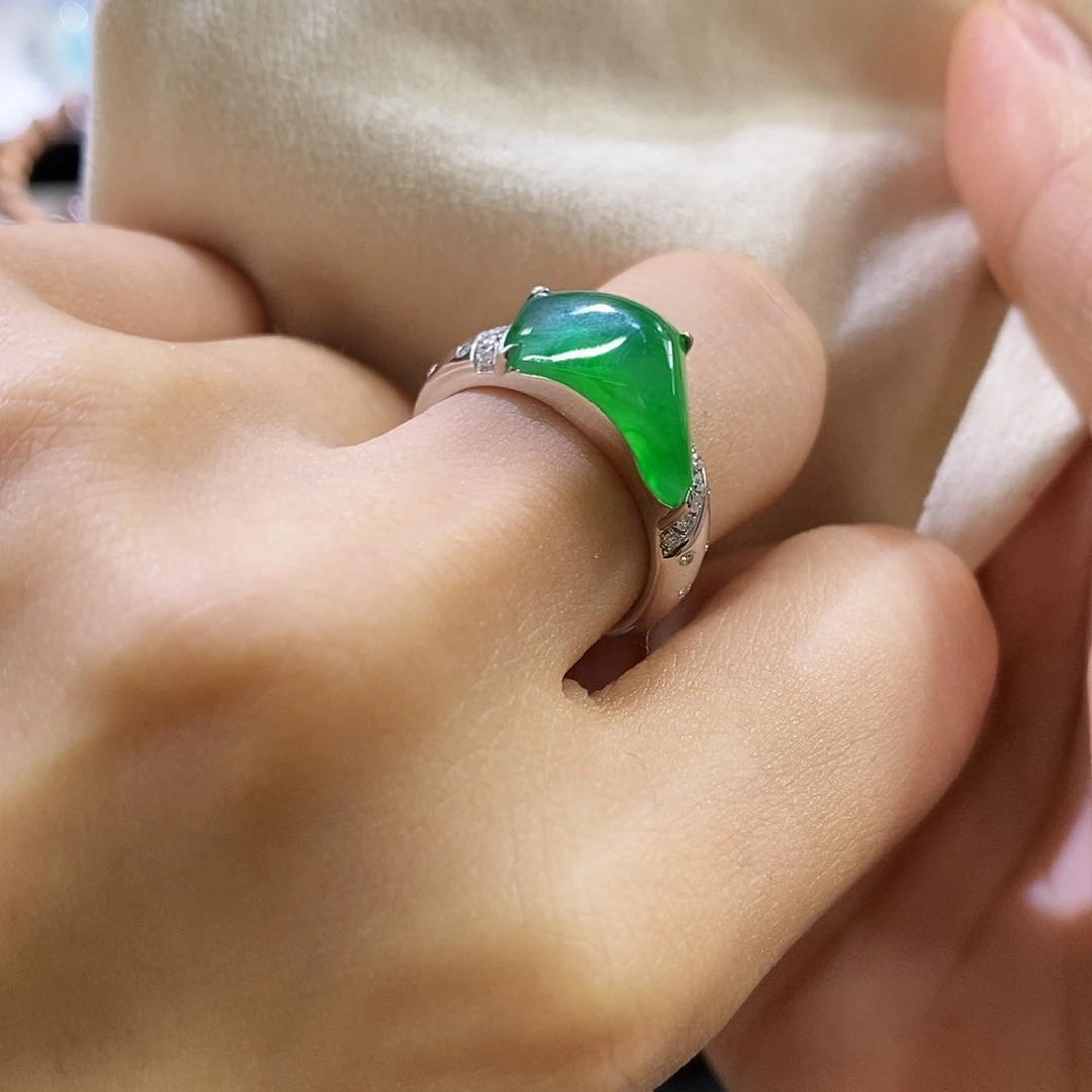 未镶嵌挂件翡翠维***木买断圈口15