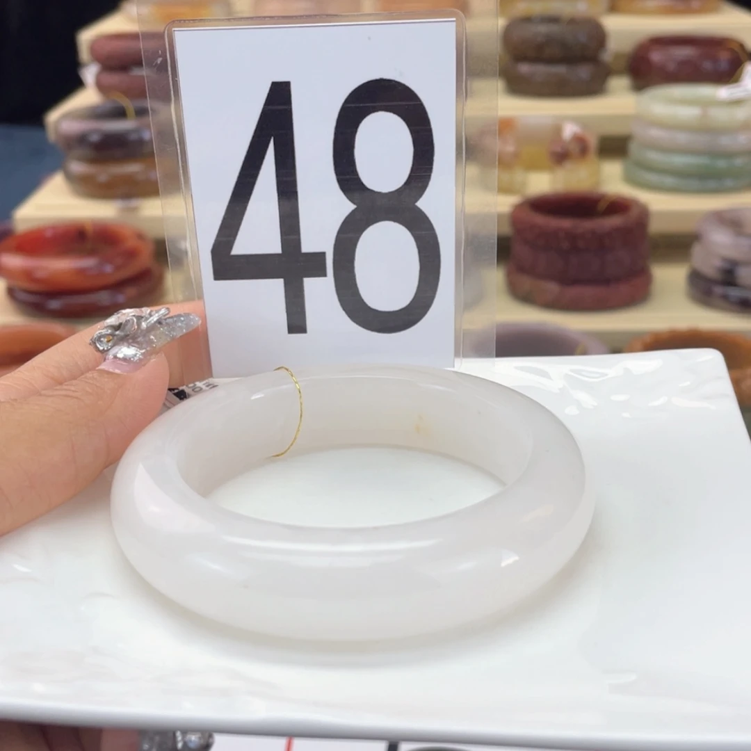 【闪购商品】石英岩玉手镯未镶嵌