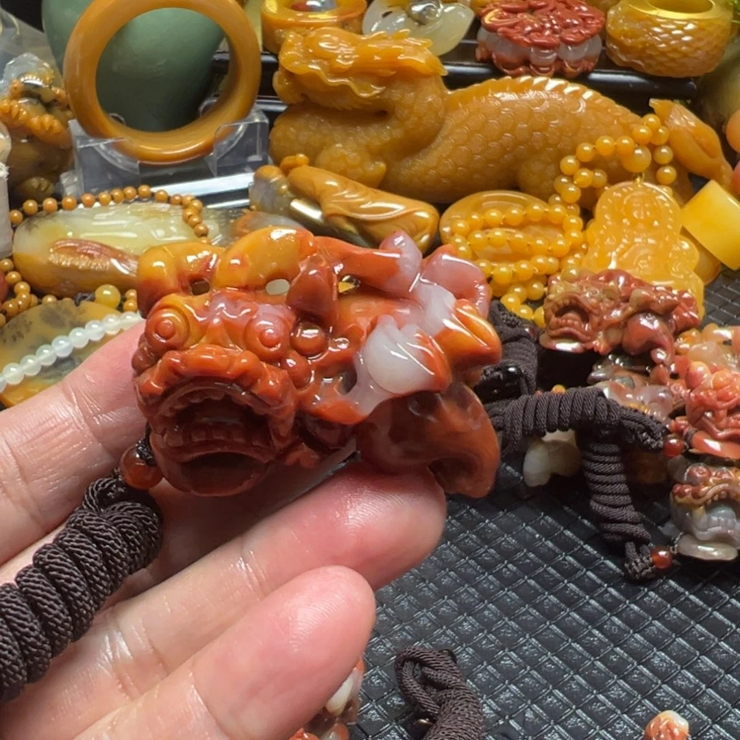 石英质玉未镶嵌颈饰