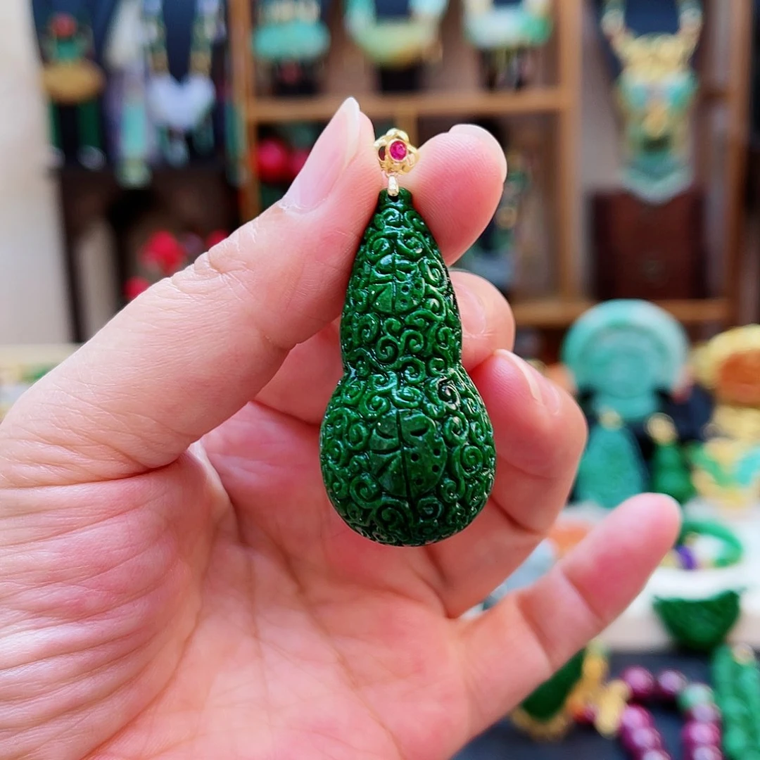 翡翠18K金镶嵌颈饰48小时鉴赏期