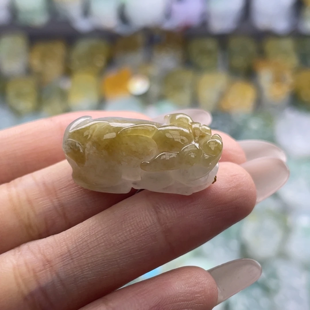 颈饰未镶嵌翡翠貔貅