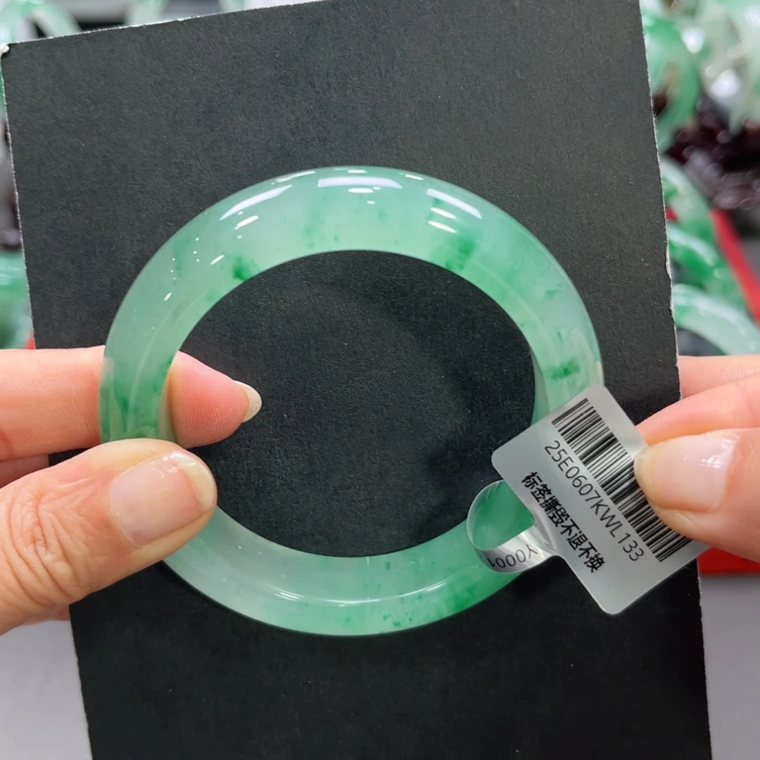 石英质玉（非洲翠）手镯未镶嵌➕小玥57