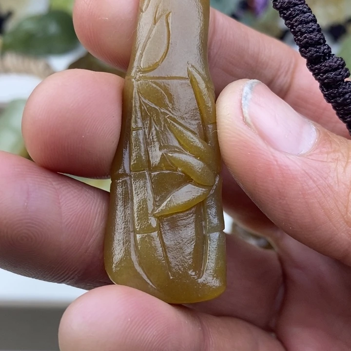 和田玉（糖玉）未镶嵌颈饰