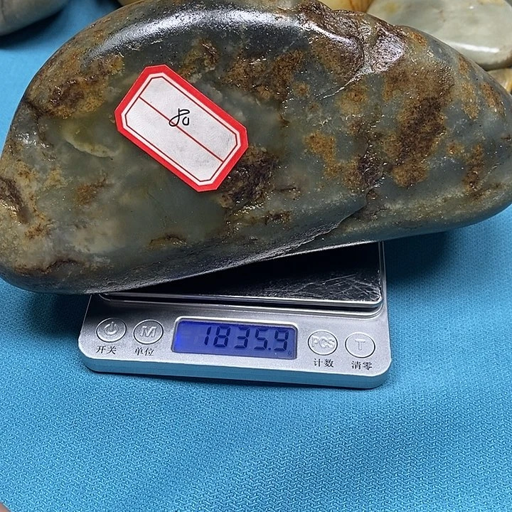 未镶嵌和田玉把件80