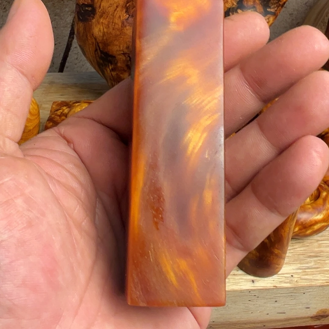 B***.松木（琥珀木）无事牌