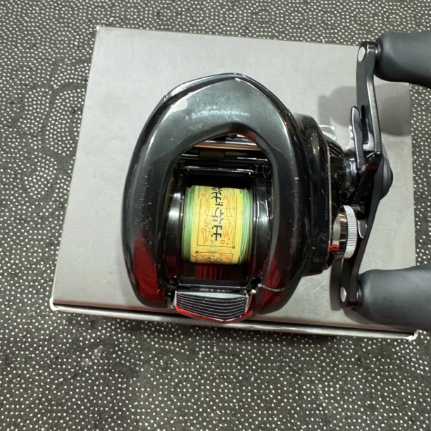 85#路亚水滴轮，二三DC右手hg擦花掉漆明显无齿感书盒齐全