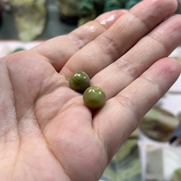 独山玉未镶嵌颈饰狂*