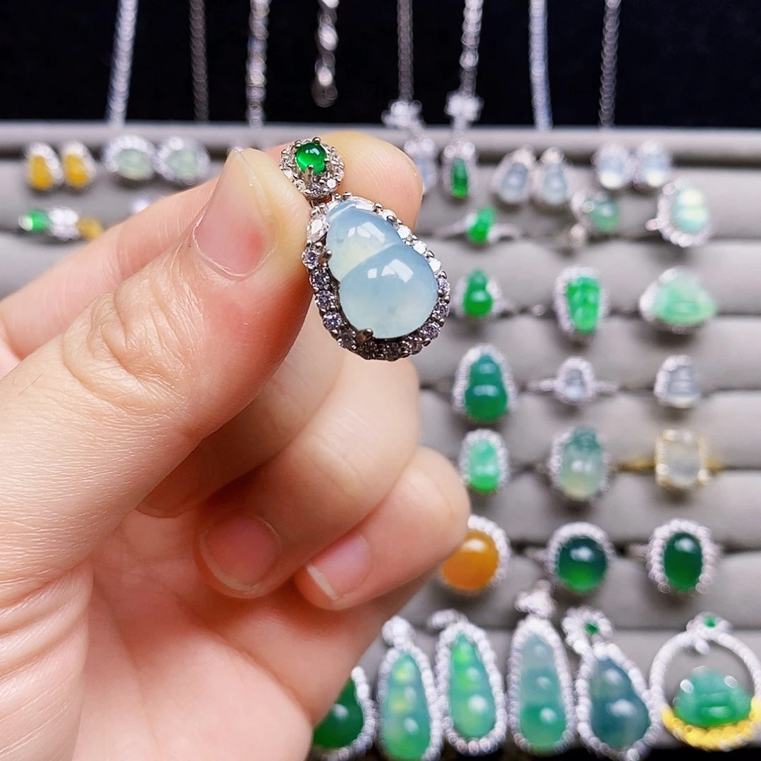 翡翠银S925镶嵌颈饰葫芦