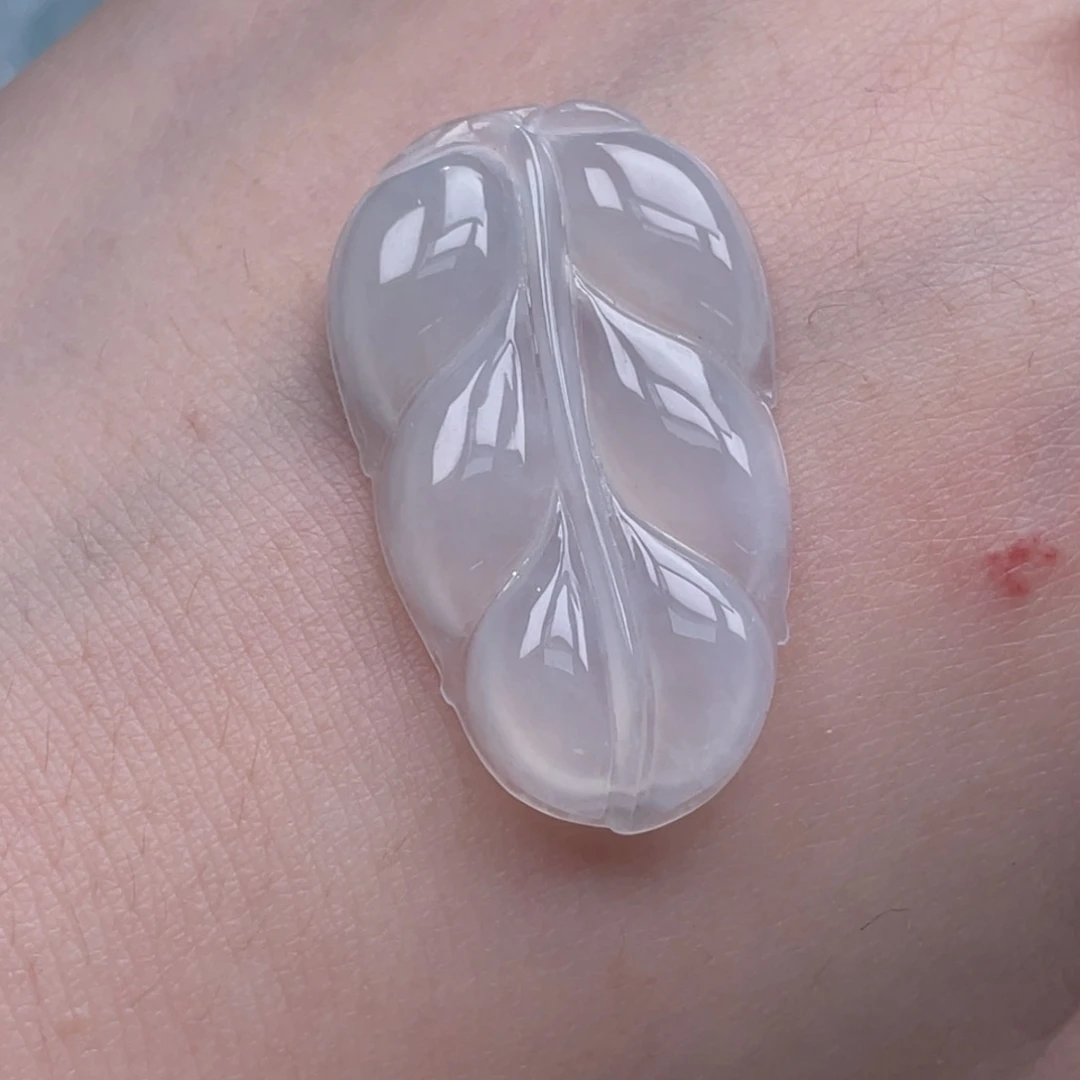 翡翠未镶嵌颈饰叶子