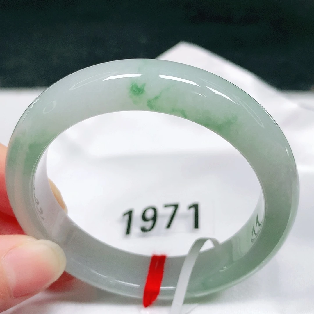 翡翠未镶嵌手镯44 号翡翠手镯