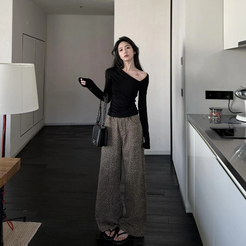 设计感豹纹印花阔腿牛仔裤女夏休闲直筒微喇裤