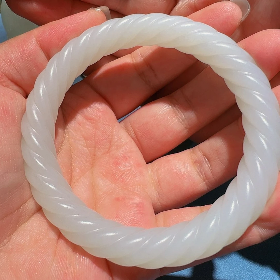 【闪购商品】颈饰未镶嵌和田玉字**藏