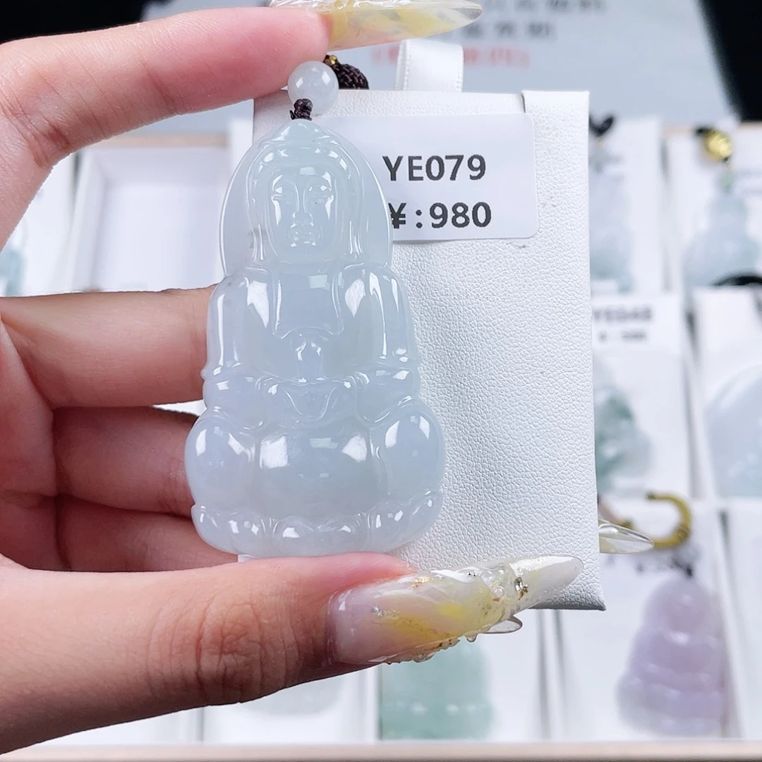 翡翠未镶嵌颈饰YE079