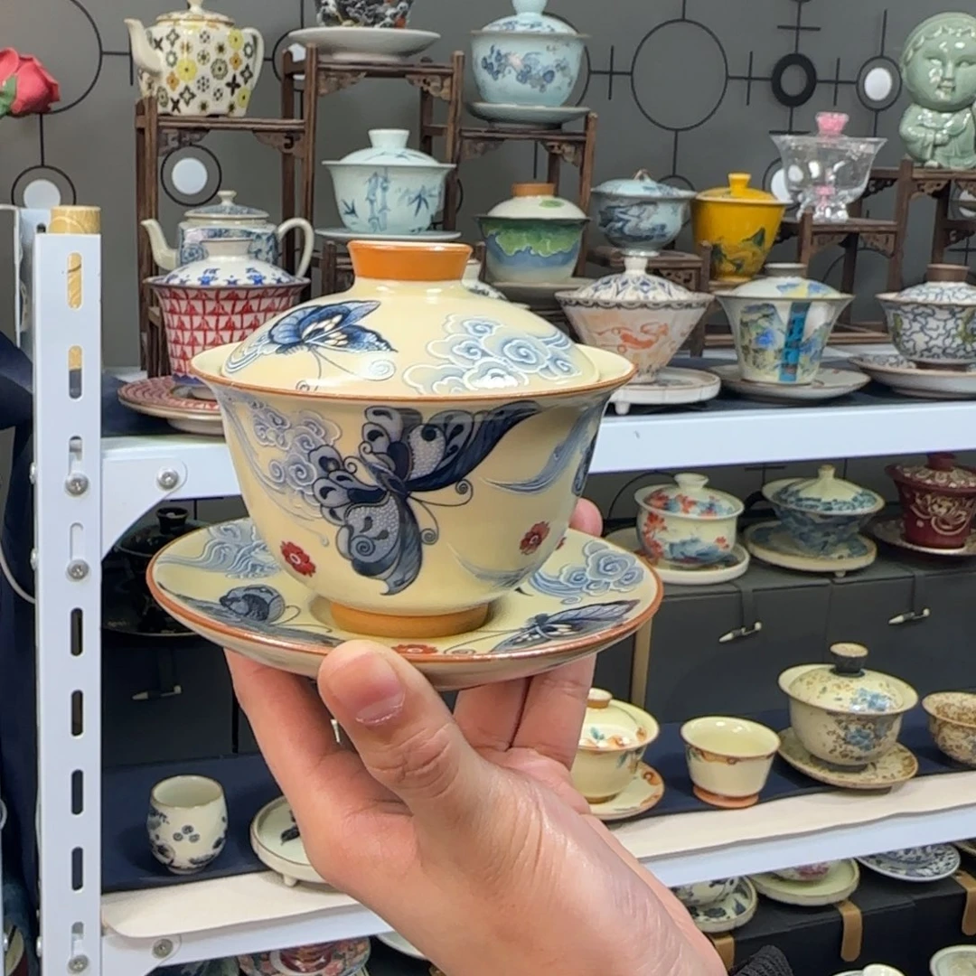 高温下的高温天气使人心情愉悦