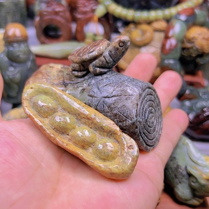 岫岩河磨玉（透闪石质玉）未镶嵌把件虎*1