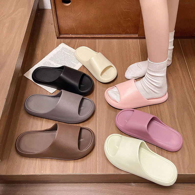 新款居家凉拖鞋女士夏季软底防滑情侣浴室洗澡时尚学生寝室内凉拖