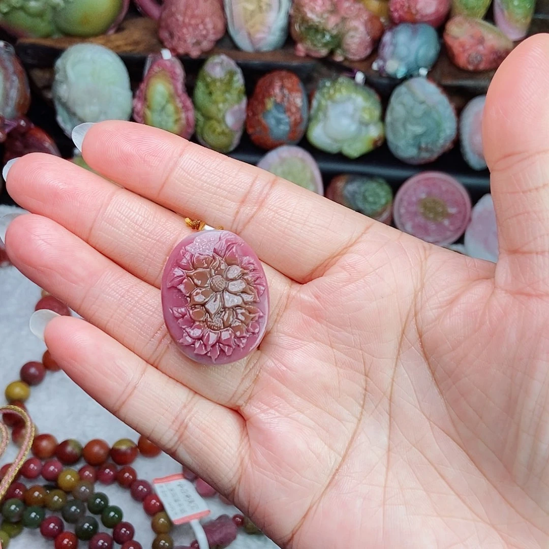 未镶嵌石英质玉（盐源）珠宝半成品