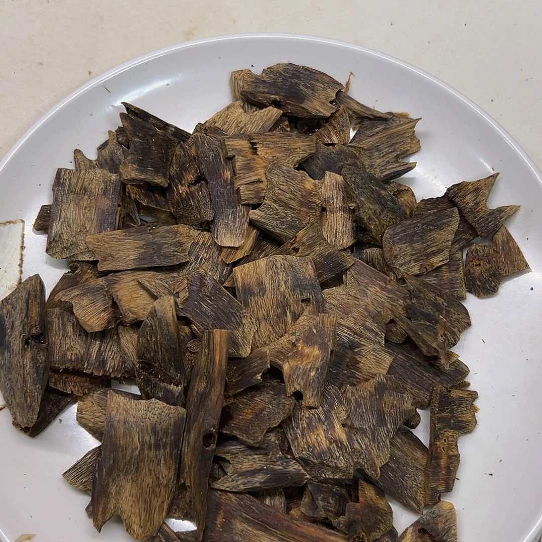 沉香沉香碎屑乌身圆叶高油块料100克