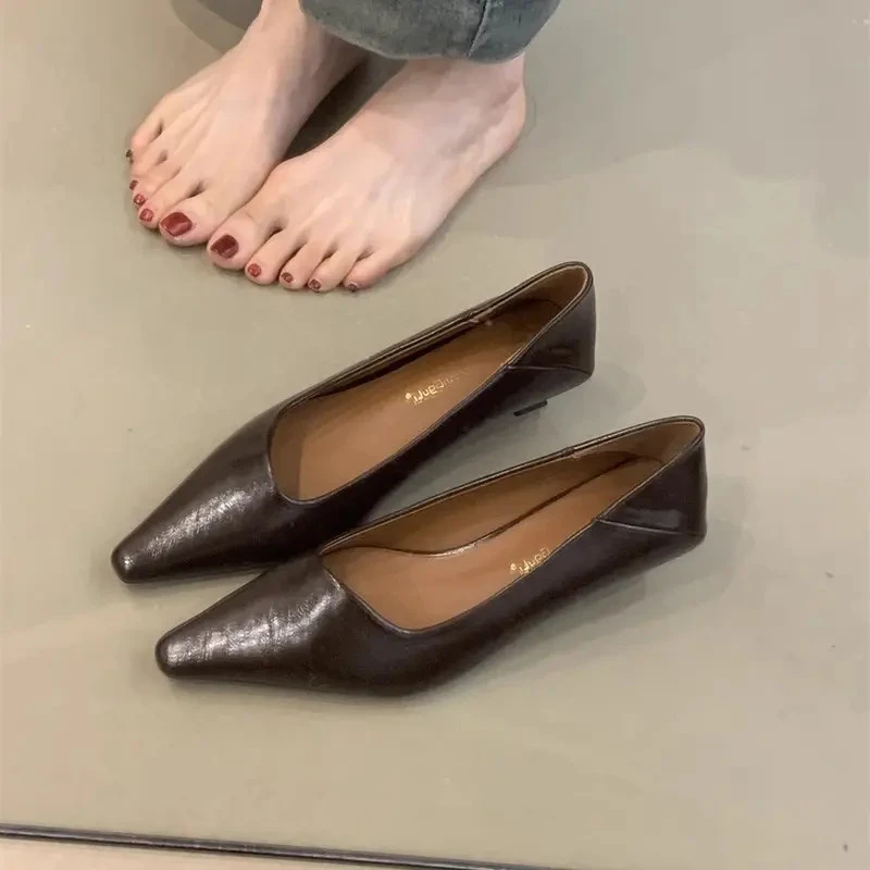 尖头通勤鞋2025年春季韩版复古简约优雅软皮浅口细跟高跟鞋女鞋