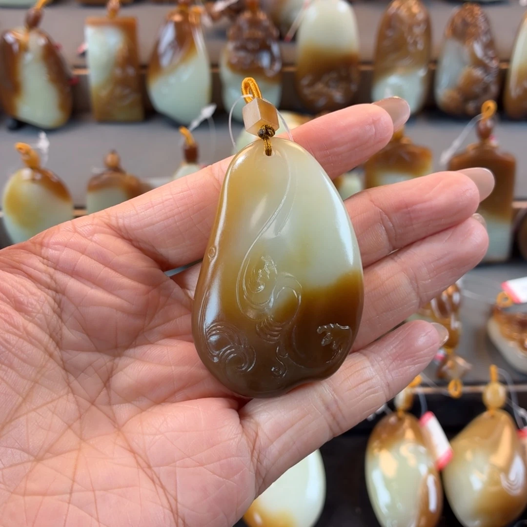 和田玉未镶嵌颈饰