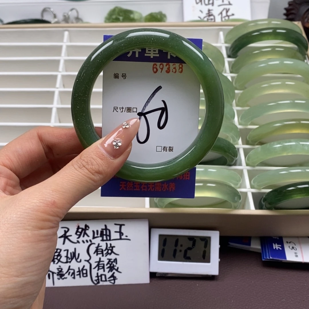 蛇纹石玉手镯未镶嵌