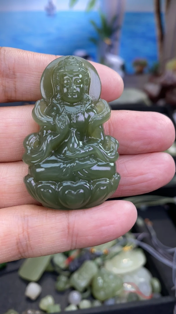 和田玉高冰湖水绿色飘带观音