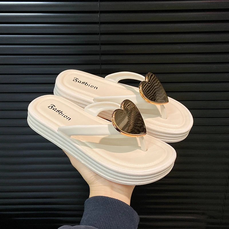 MDNG新款女士沙滩人字拖时尚桃心户外防滑耐磨夹脚板鞋白色黑色