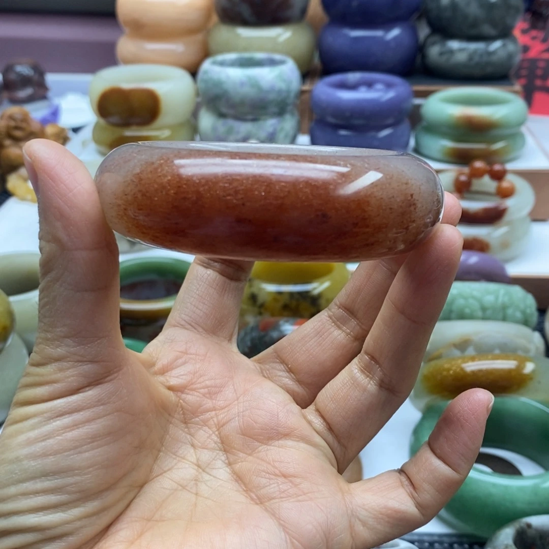 隐***名未镶嵌手镯石英岩玉