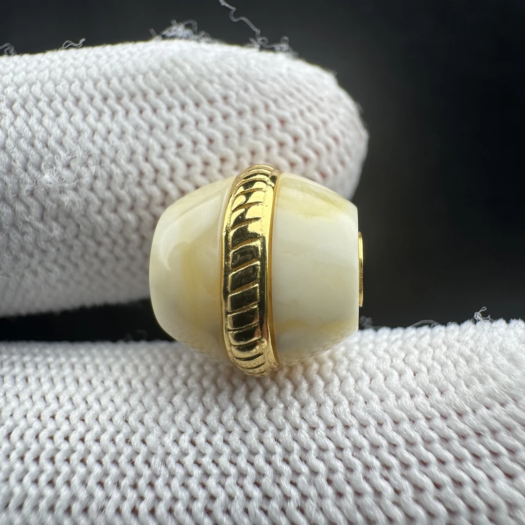 A32-53天然原矿蜜蜡汉堡珠11x10mm