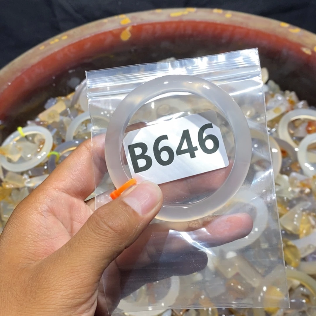 姹***红玛瑙/玉髓未镶嵌手镯