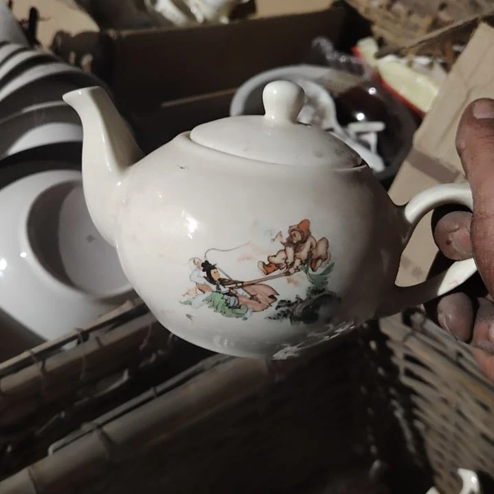 盘陶瓷盘子碗啥都有