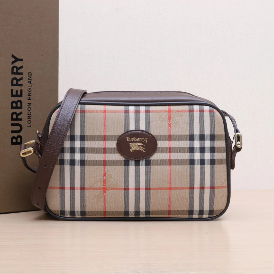 95新 BURBERRY/博柏利 小花黑黑 巴宝莉格子 帆布 中古 相机包