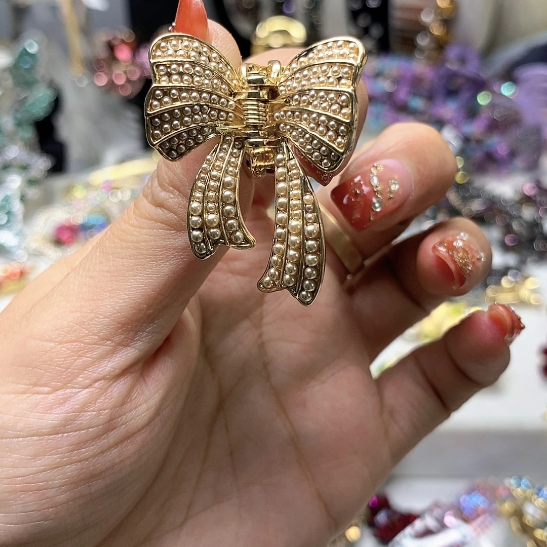 仿水晶合金抓夹小蝴蝶结