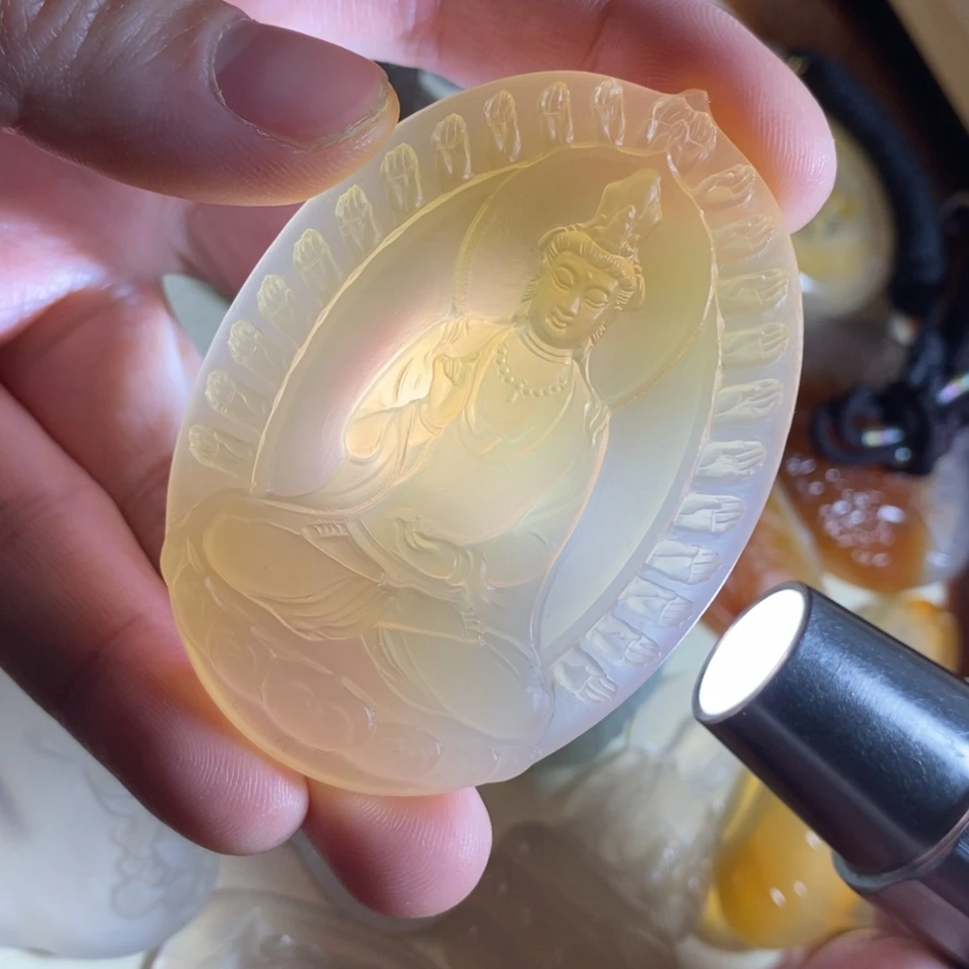 玛瑙/玉髓未镶嵌颈饰玛瑙千手观音