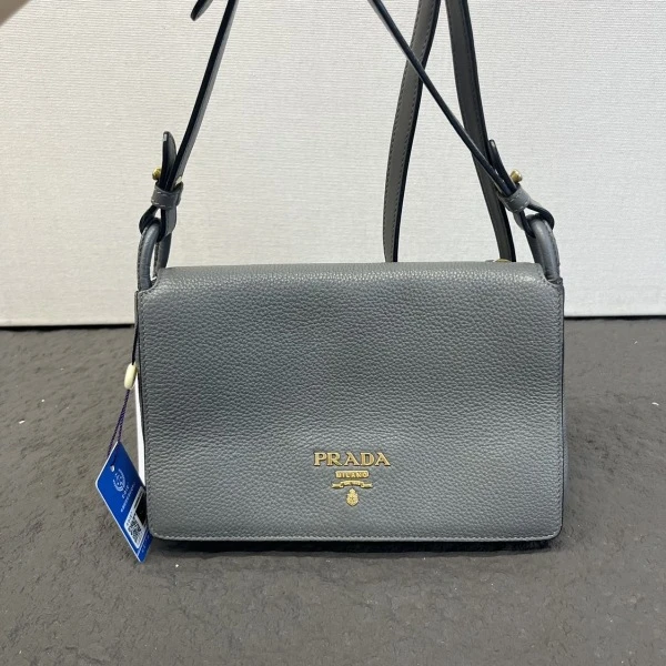 普拉达/包包/95新/市场价1/250925zb0010