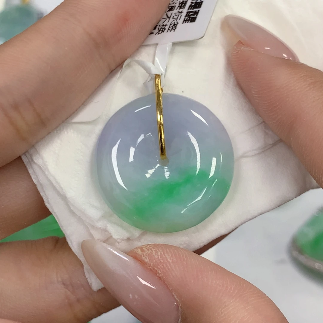 颈饰18K金镶嵌翡翠