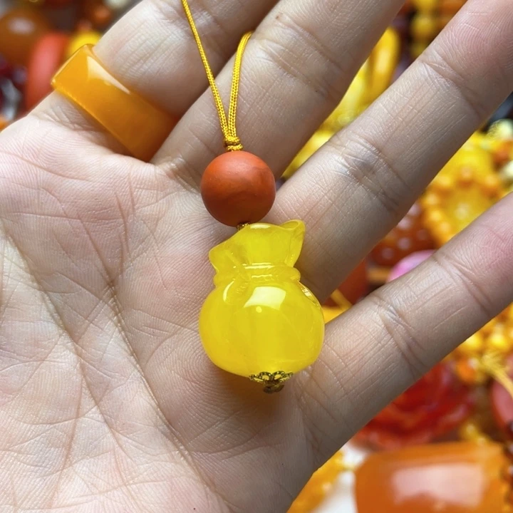 树脂制品16号手机挂
