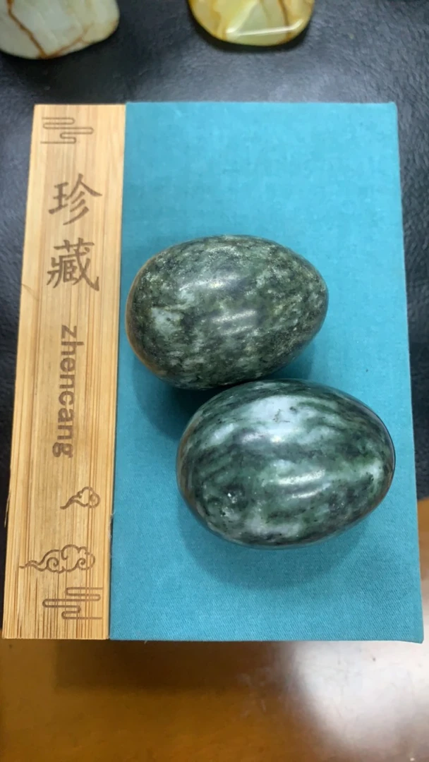岫玉绿色手把件任选其一