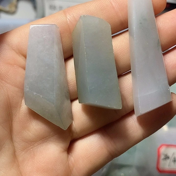 翡翠未镶嵌颈饰定制毛货