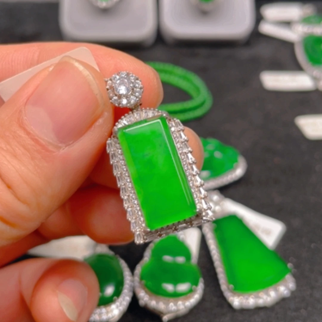 【闪购商品】翡翠颈饰银S925镶嵌吊坠