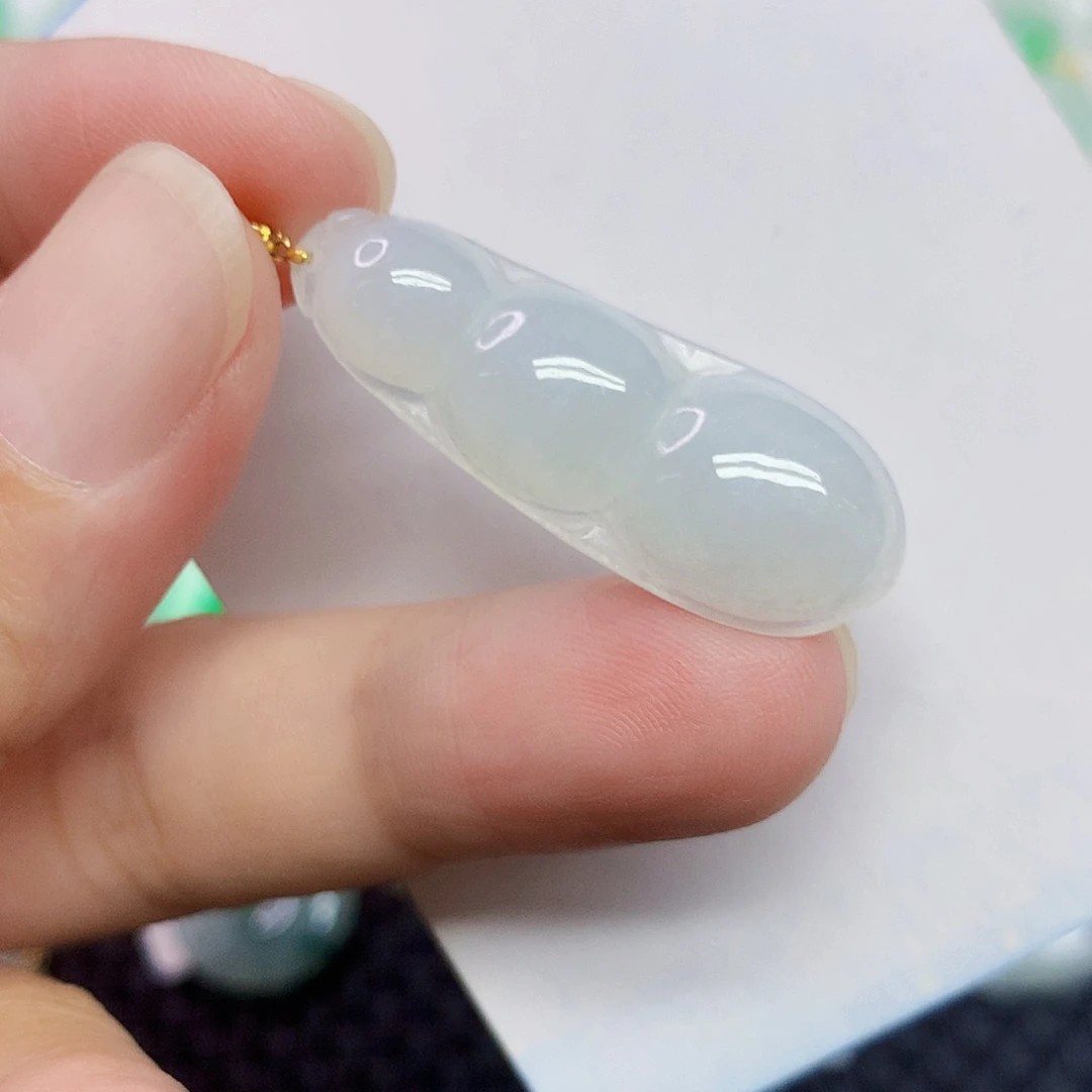 翡翠18K金镶嵌颈饰翡翠