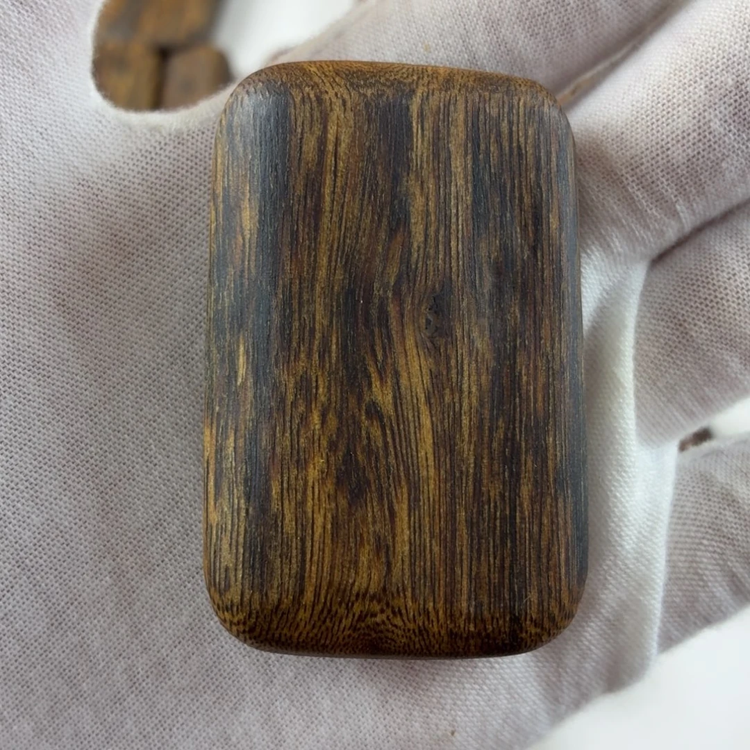 沉香沉香碎屑平安无事牌16.3克福利价